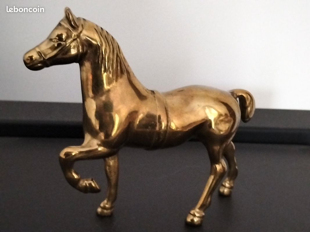 Cheval métal doré (image 3)