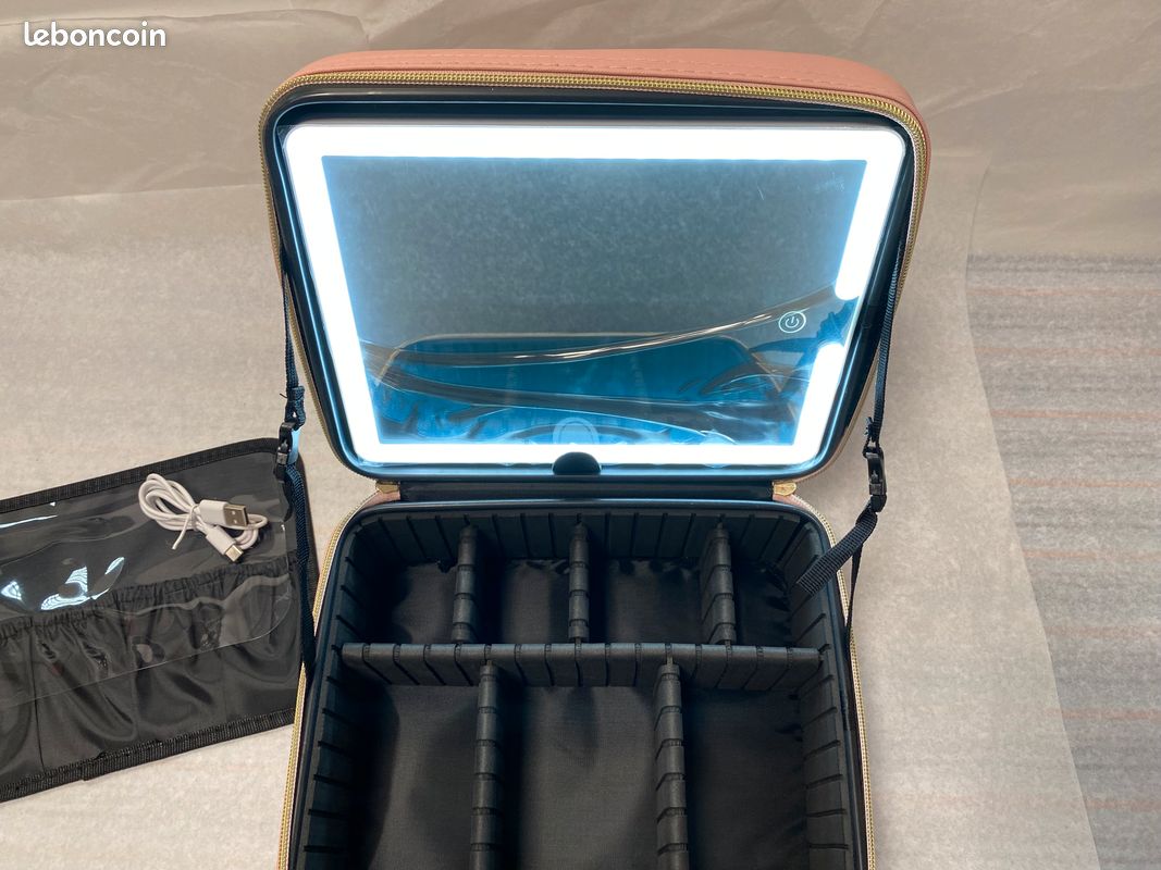 Trousse de maquillage de voyage avec miroir éclairé (image 2)