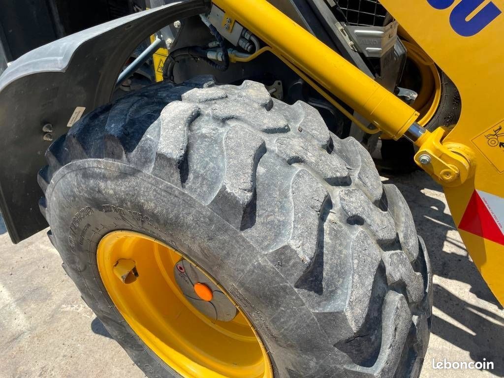 Komatsu WA100M-8E0 (image 9)