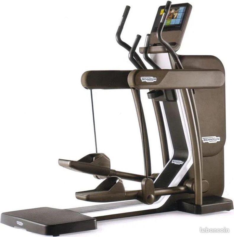Technogym Vario Artis Unity – Vélo elliptique professionnel