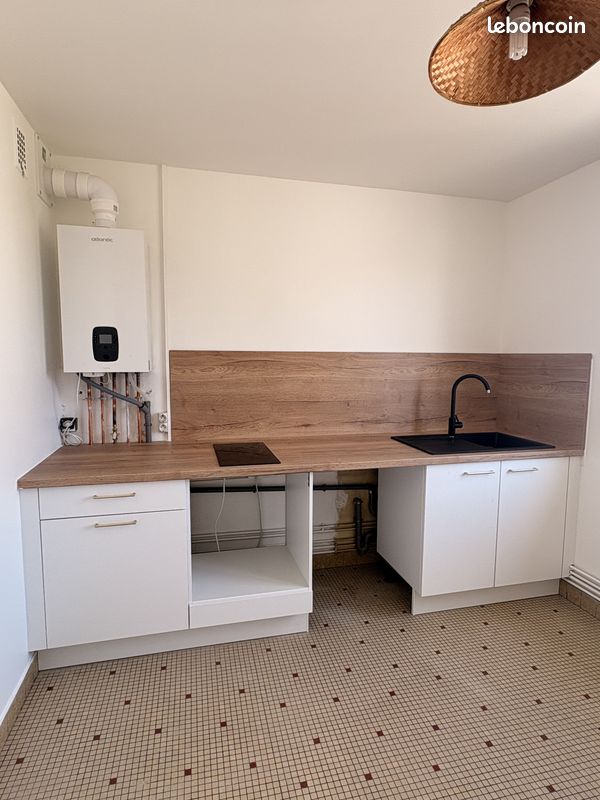 Appartement 1 pièce 33 m² · à Châtellerault · 33 m² · 330 €