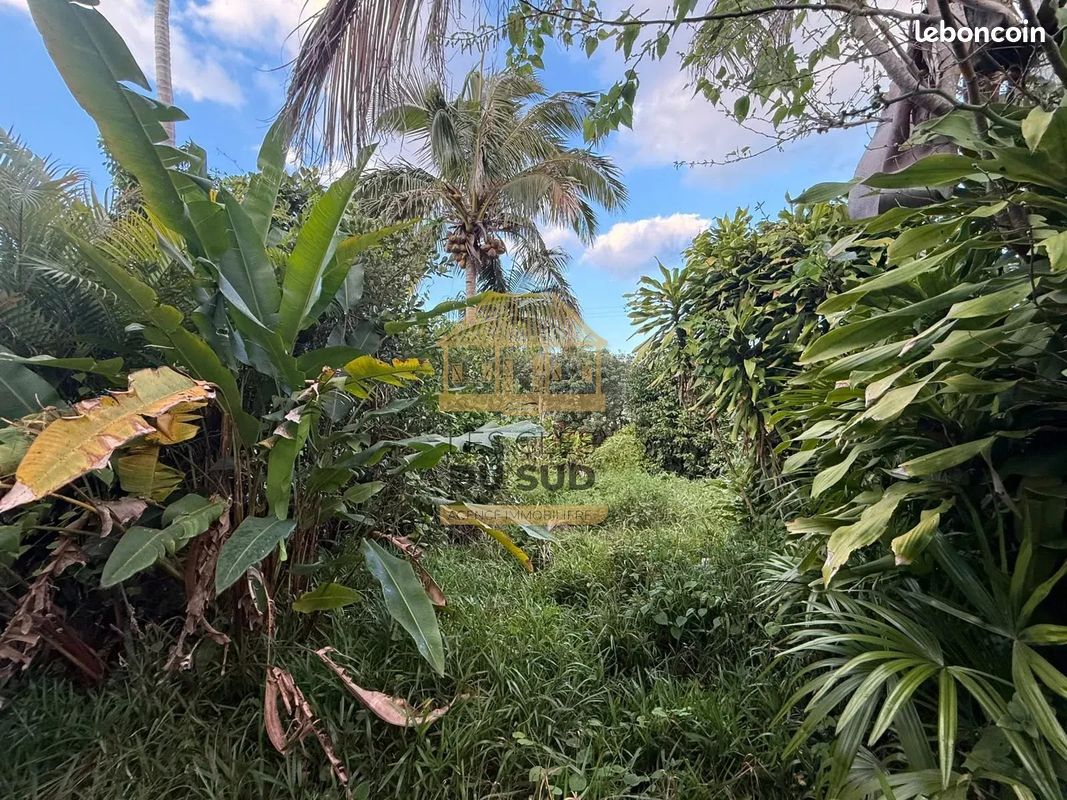 Terrain 700 m² · à Saint-Joseph · 700 m² · 110 000 €