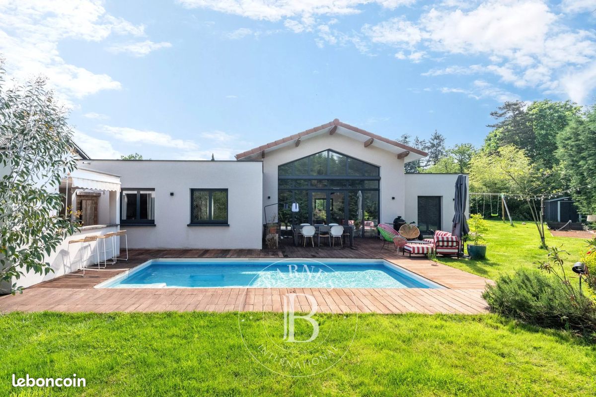 Maison 5 pièces 123 m² · à La Tour-de-Salvagny · 123 m² · 700 000 €