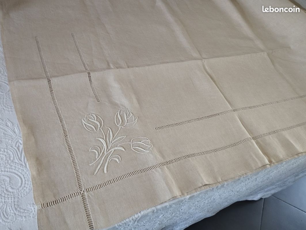 Drap ancien brodé main, pur lin, jamais utilisé (image 9)
