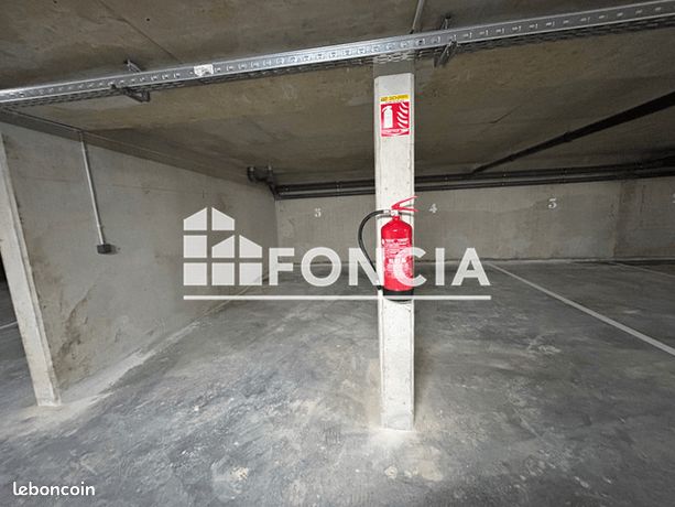 https://img.leboncoin.fr/api/v1/lbcpb1/images/07/47/a9/0747a9a4572687ea003123d46c232eb4d58b895a.jpg?rule=ad-image