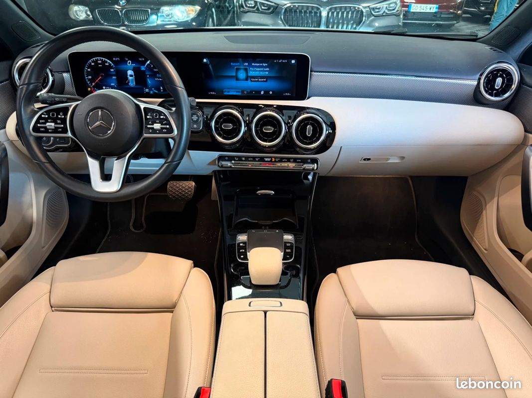 Mercedes-Benz CLASSE A Classe A 180 d 7G-DCT / APPLE CARPLAY / RÉGULATEUR / CAMÉRA / FAIBLE KM (image 9)