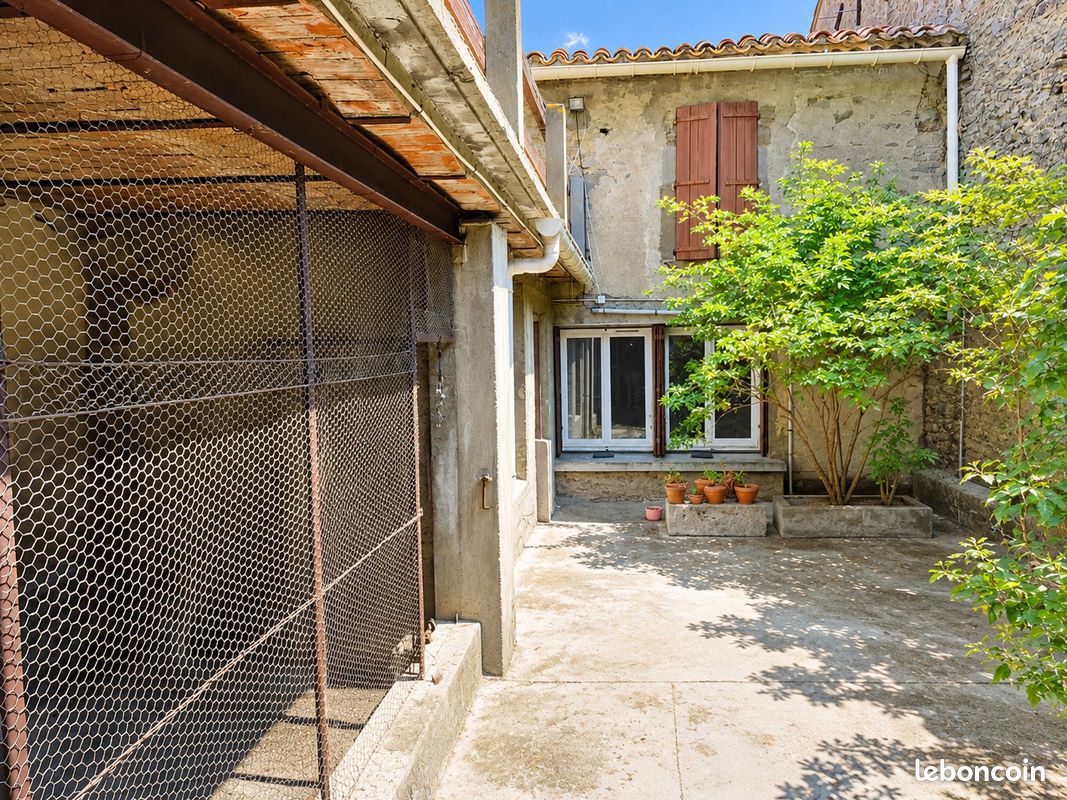 Maison 5 pièces 145 m² · à Azille · 145 m² · 122 000 €