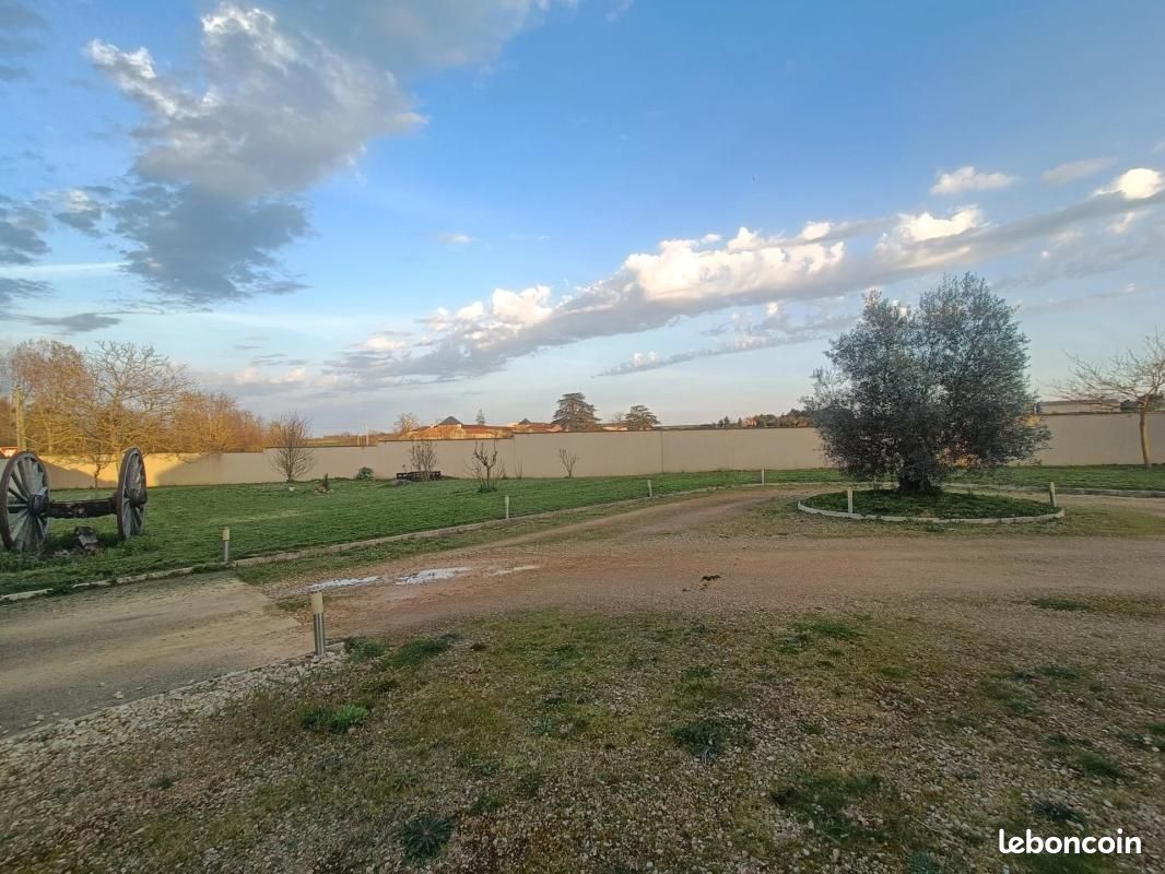 Longère 8 pièces 325 m² - Champigny en Rochereau 86170 (image principale 18)