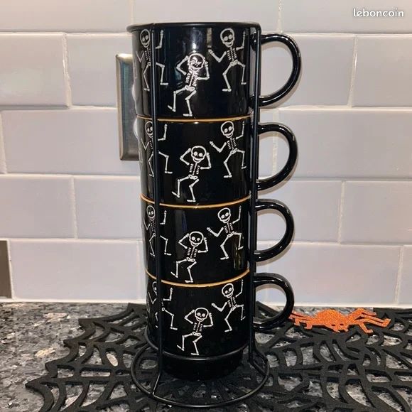 Ensemble de tasses empilables Skull (image 1)