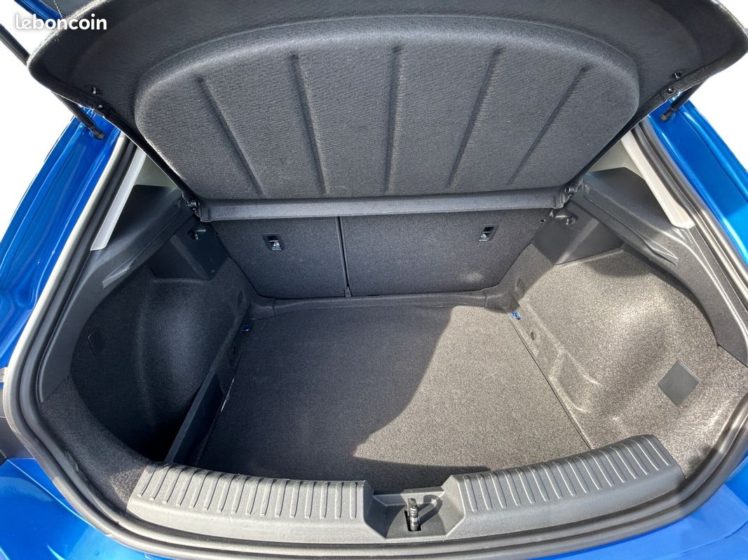 SEAT Leon 1.5 eTSI Hybrid 115 DSG7 Copa (image 18)