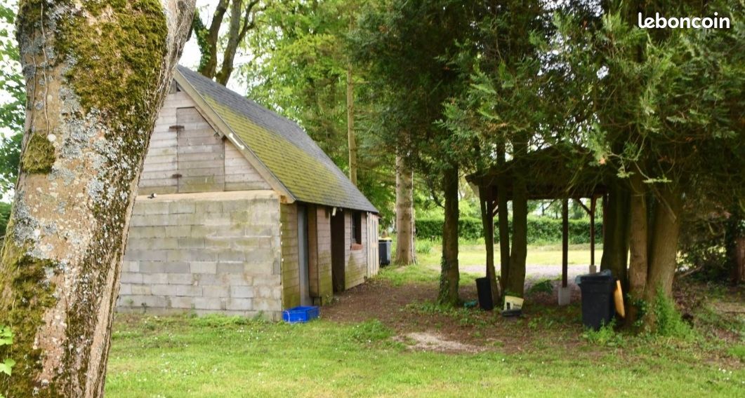 Cherche terrain ou terrain avec petite maison ou autre · à Saint-Romain-les-Atheux · 20 000 €