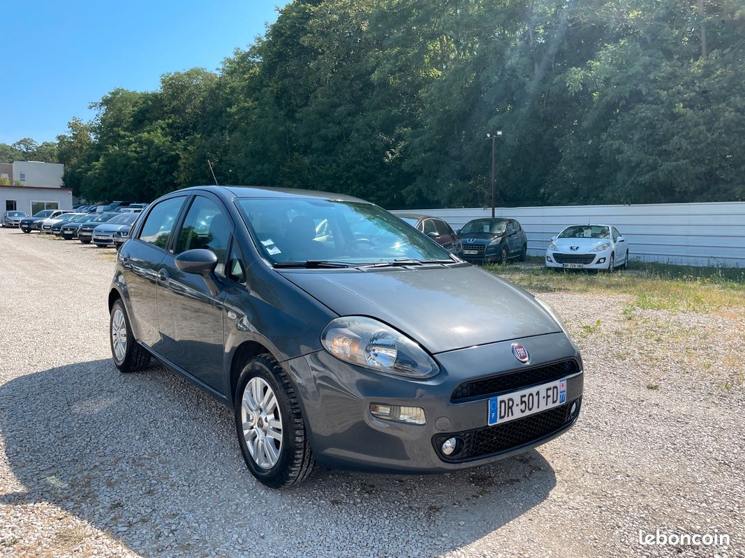 Fiat punto iii (3) 1.2 8v 69 italia 5p (image 2)