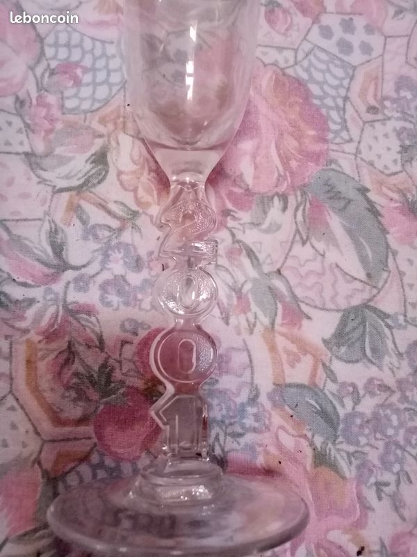 Verre avec inscription 2021 (image 2)