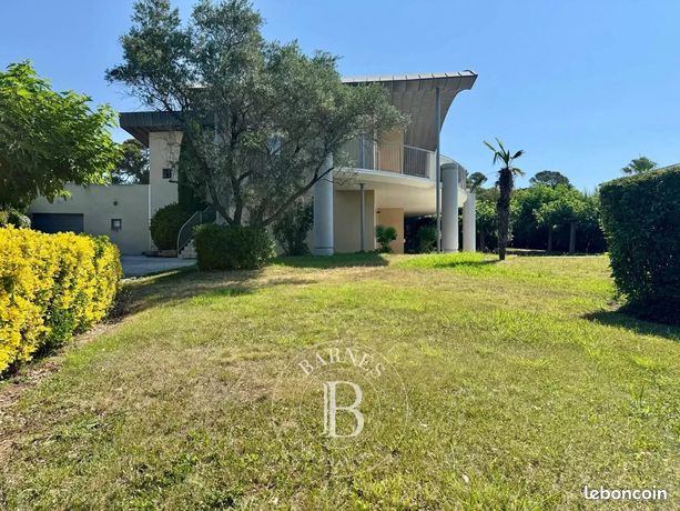 Propriété 6 pièces 202 m² — 9