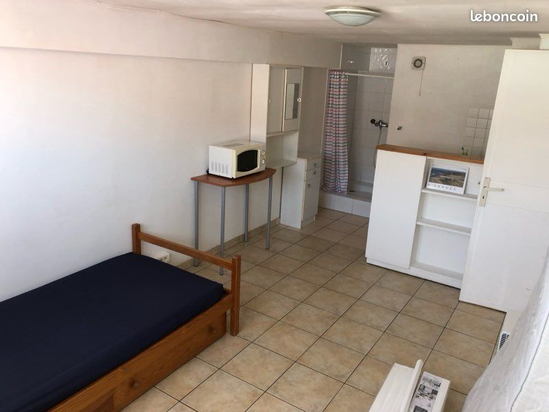 Appartement 1 pièce 14 m² · à La Roche-sur-Yon · 14 m² · 350 €