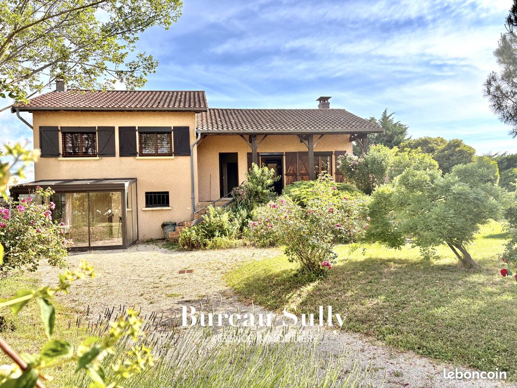 Maison 5 pièces 138 m² · à Saint-Étienne-des-Oullières · 138 m² · 298 000 €