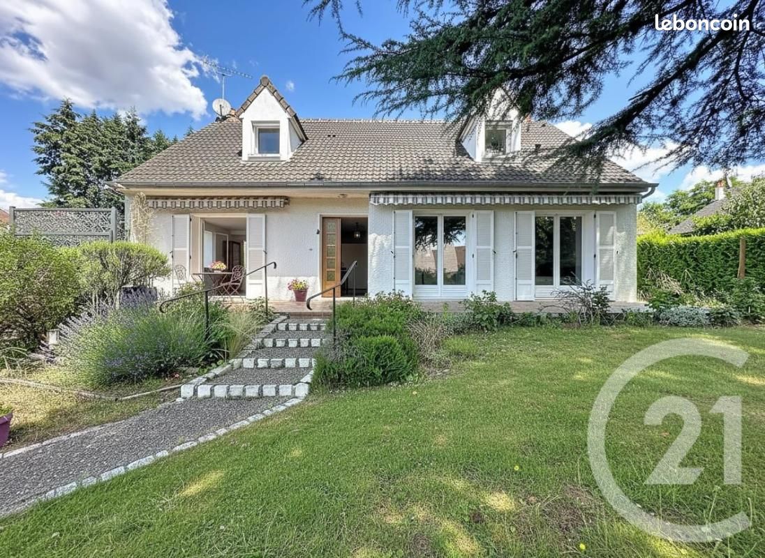 Maison 5 pièces 136 m² · à Olivet · 136 m² · 357 000 €