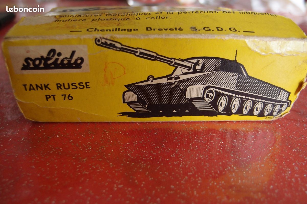 Solido 1/50, blindé Russe PT 76 époque URSS, guerre froide, Neuf (37