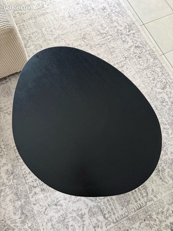 Table design en bois noir (image 2)