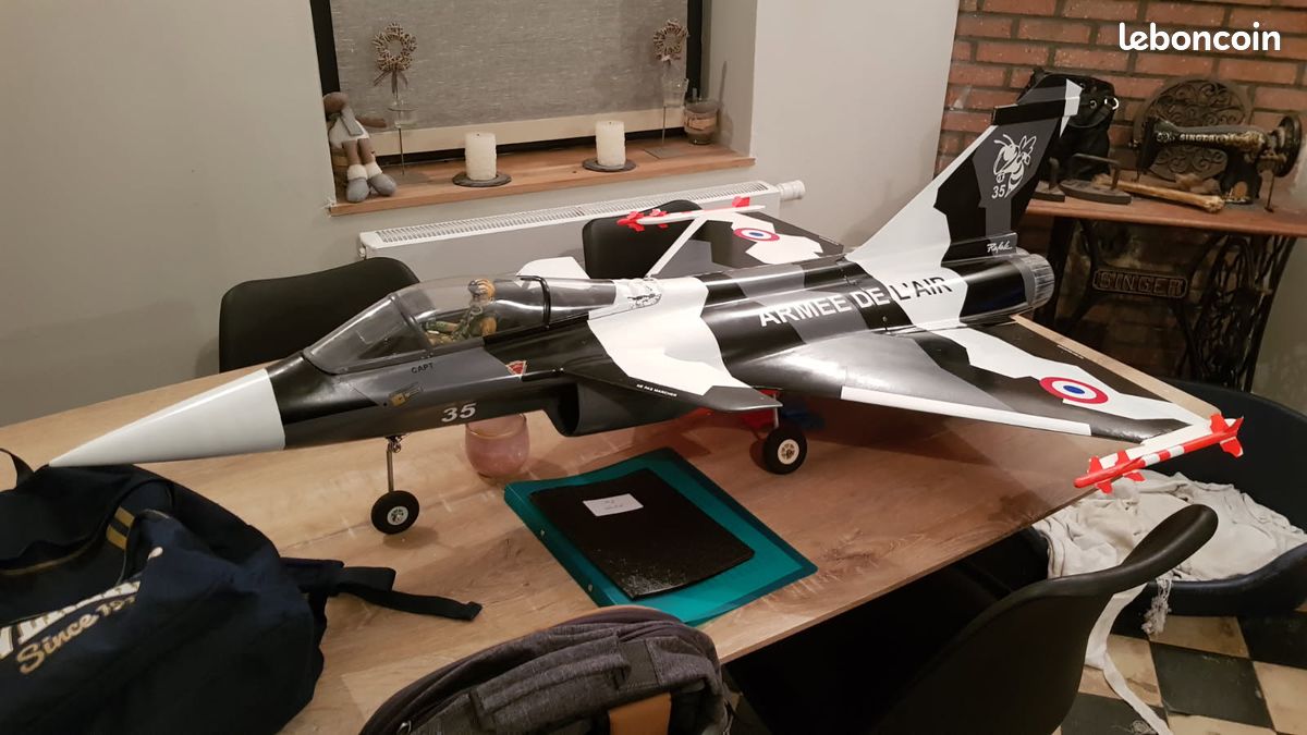 Avion RC modélisme Rafale - Modélisme