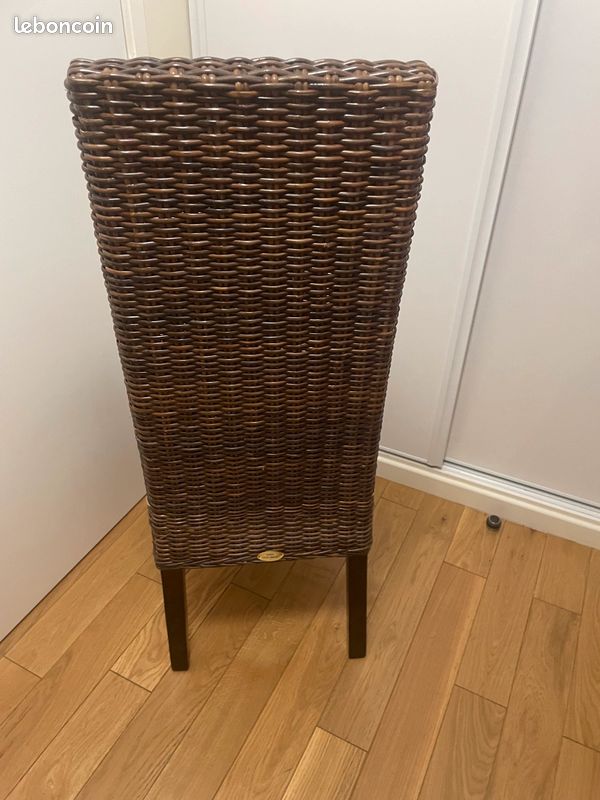 Chaise en rotin (image 1)