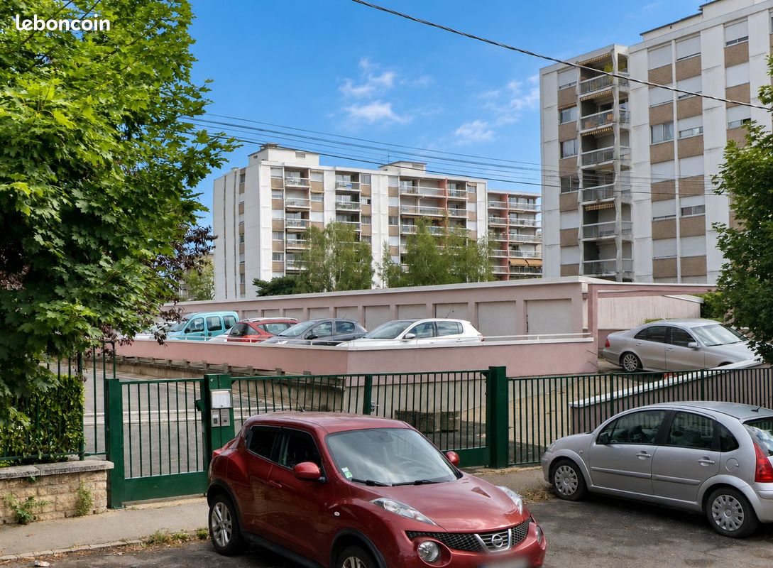 Parking 13 m² · à Dijon · 13 m² · 12 000 €
