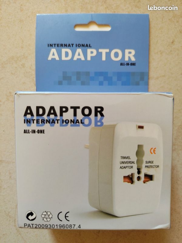 Adaptateur secteur universel/international (image 1)