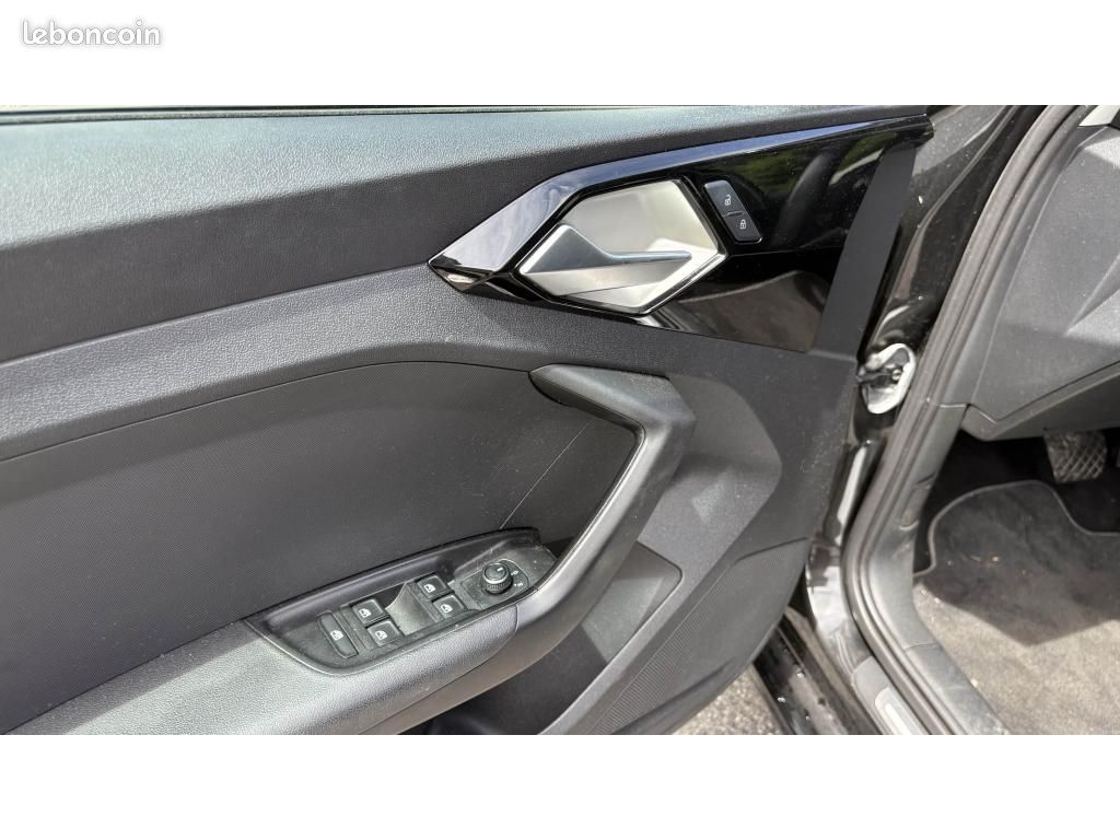 AUDI A1 Sportback - 1.0 30 TFSI 116ch Boite Auto Business line / Garantie 12 mois / Pneus AV neufs (image 31)