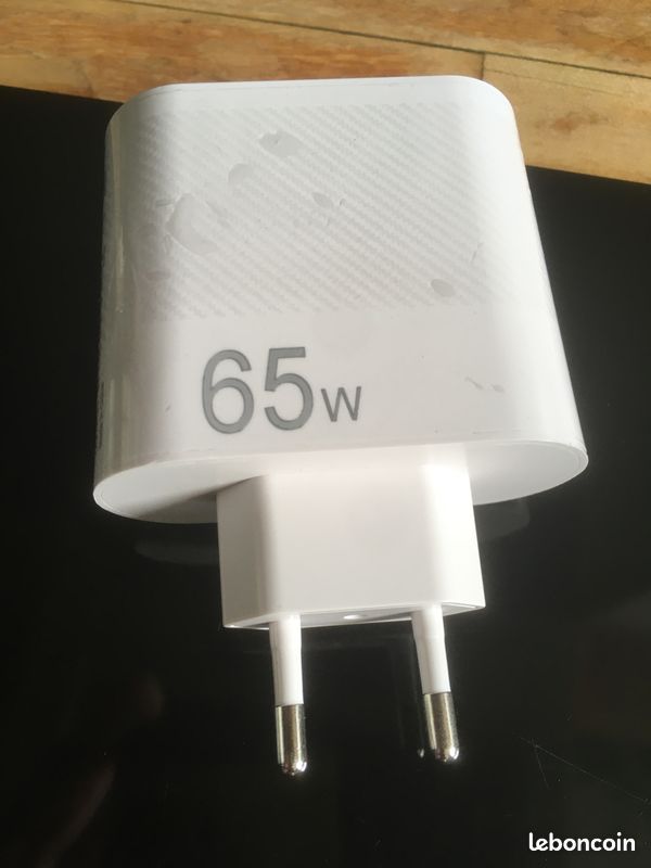 Chargeur rapide 65W 5 USB et 1 prise Type-C (image 2)
