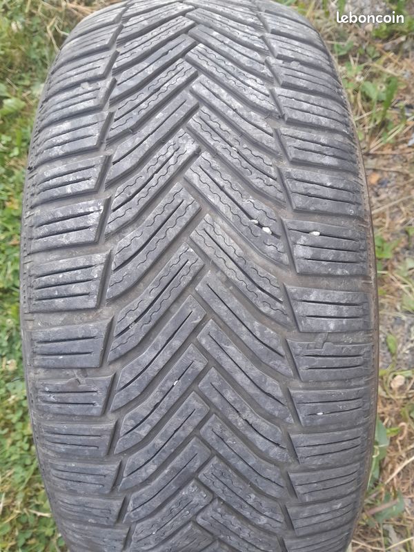 Pneu 215 55 16 (image 1)