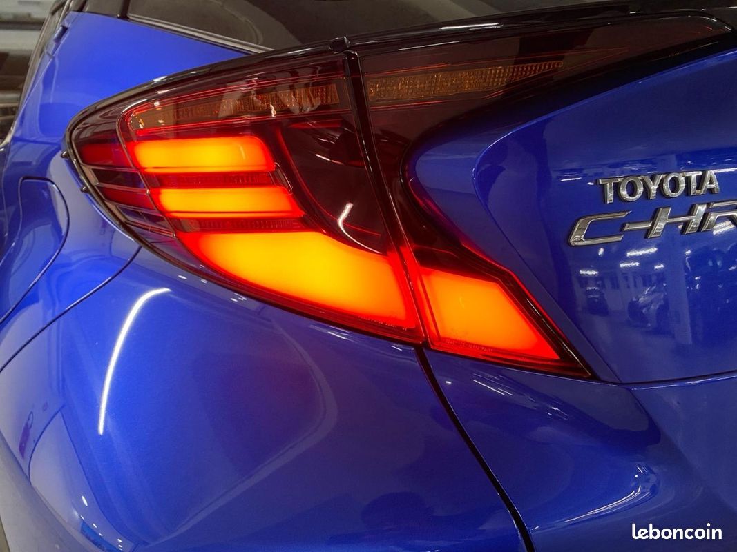 Toyota C-HR 184h Graphic 2WD E-CVT MC19 (image 29)