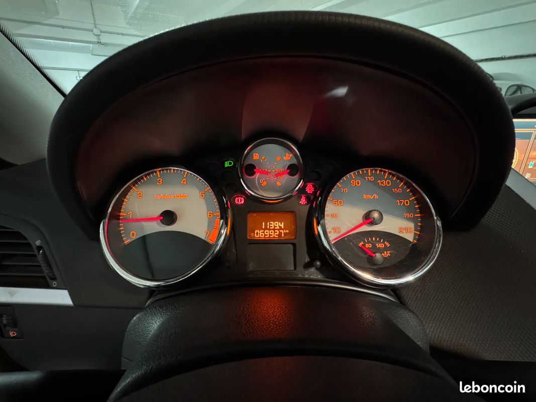 PEUGEOT 207 CC 1.6 150ch 150 SPORT PACK - 2007 - 69 800 km - Suivi complet - Faible kilométrage (image 13)