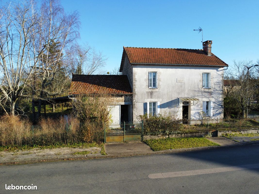 Maison 5 pièces 100 m² · à Rouzède · 100 m² · 120 000 €