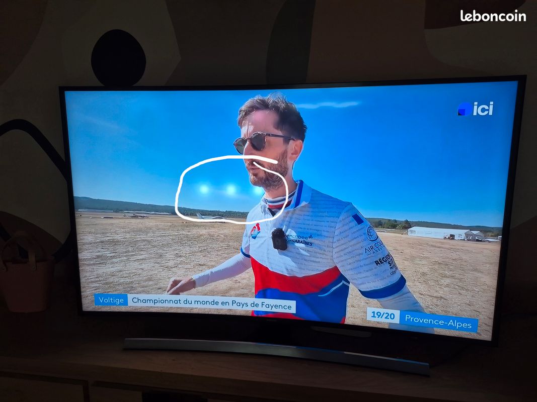 Canapé cuir+TV Samsung+tête de lit osier 140 (image 3)