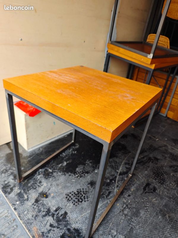 Table 600x600 (image 2)