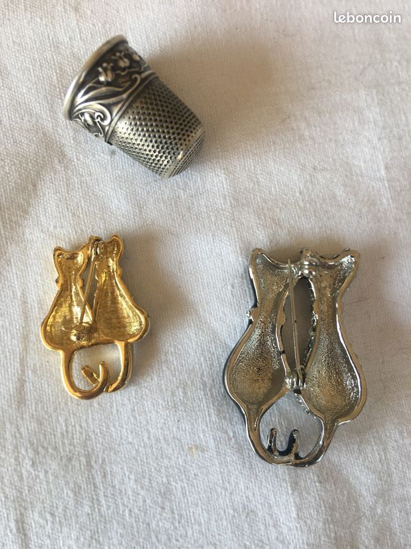 Broche Vintage Imposante En Forme De Larme Martelée - Or Émail Noir - Bijou Rétro Réf 3217