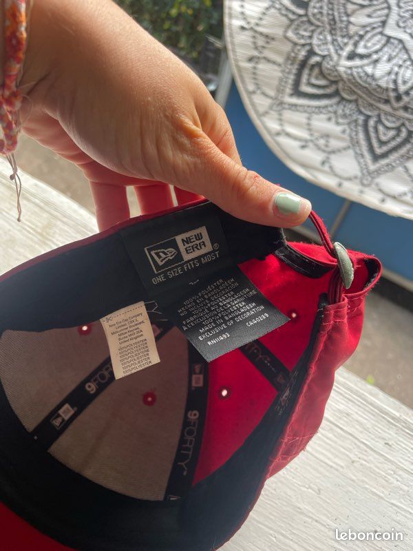 Casquette new era rouge (image 5)