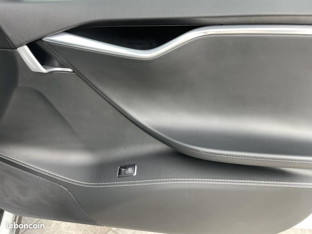 Tesla Model S 85 (image 17)