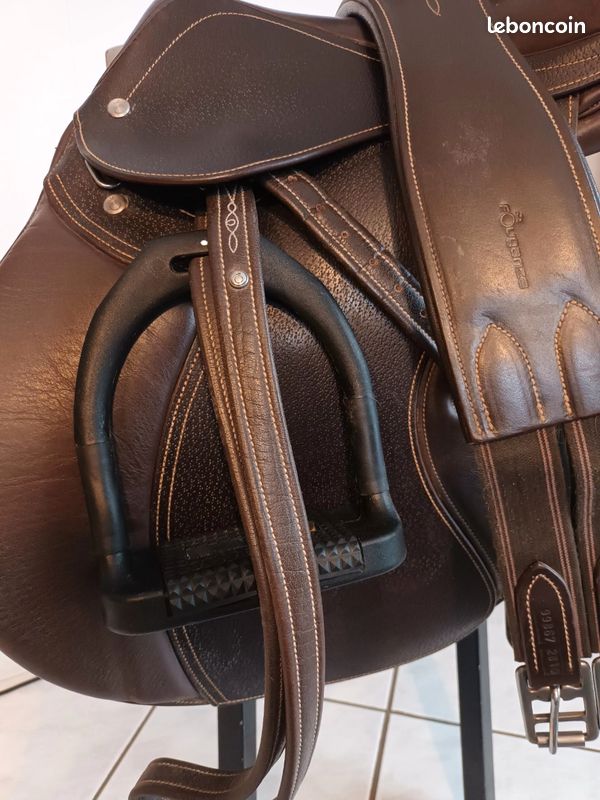 Selle fouganza 17.5 pouces cuir noir - Sport & Plein air