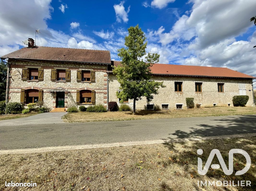 Maison 8 pièces 255 m² · à Chesnois-Auboncourt · 255 m² · 525 000 €