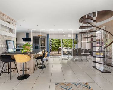 Maison 698 000 € - 192 m²