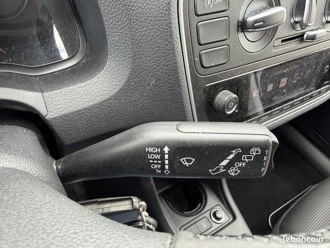 SKODA Citigo 1.0 60 ch BVM Ambition (image 25)