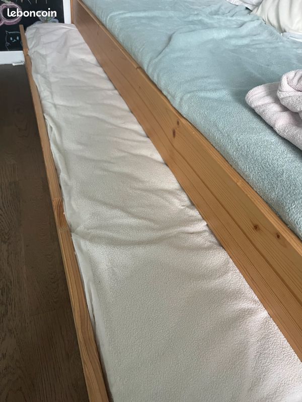 Lit simple en bois avec lit tiroir en dessous (image 2)