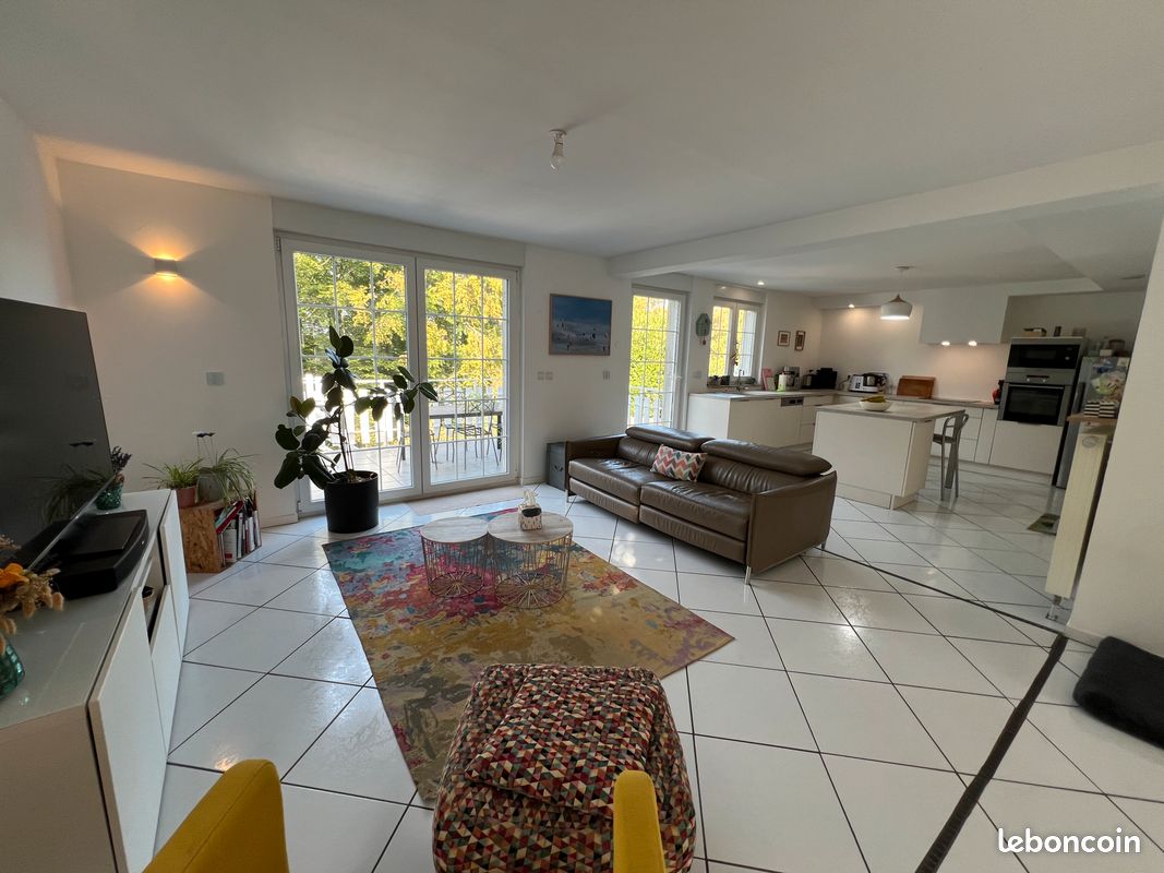 Maison 8 pièces 181 m² · à Oeting · 181 m² · 329 000 €