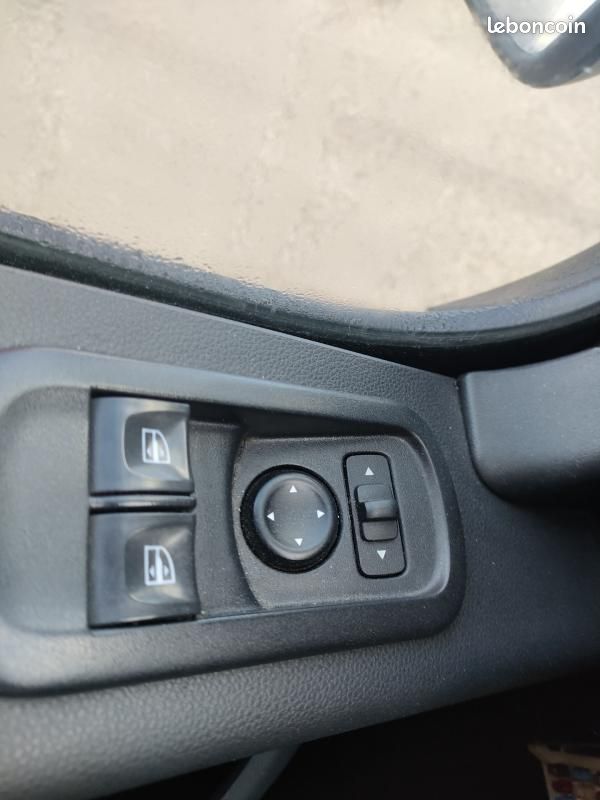 Renault Master CHASSIS CABINE 20M3 145 CV FOURGON HAYON 3.5T (image 14)