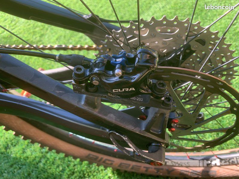 Pivot mach6 Carbon (image 2)