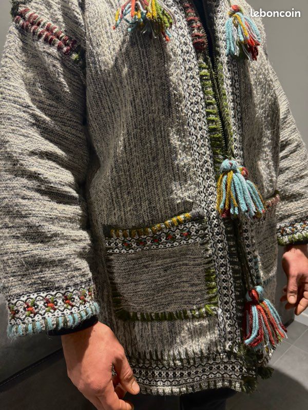 Cape Haute Couture en Laine unisexe – Pièce Unique Handmade (image 4)