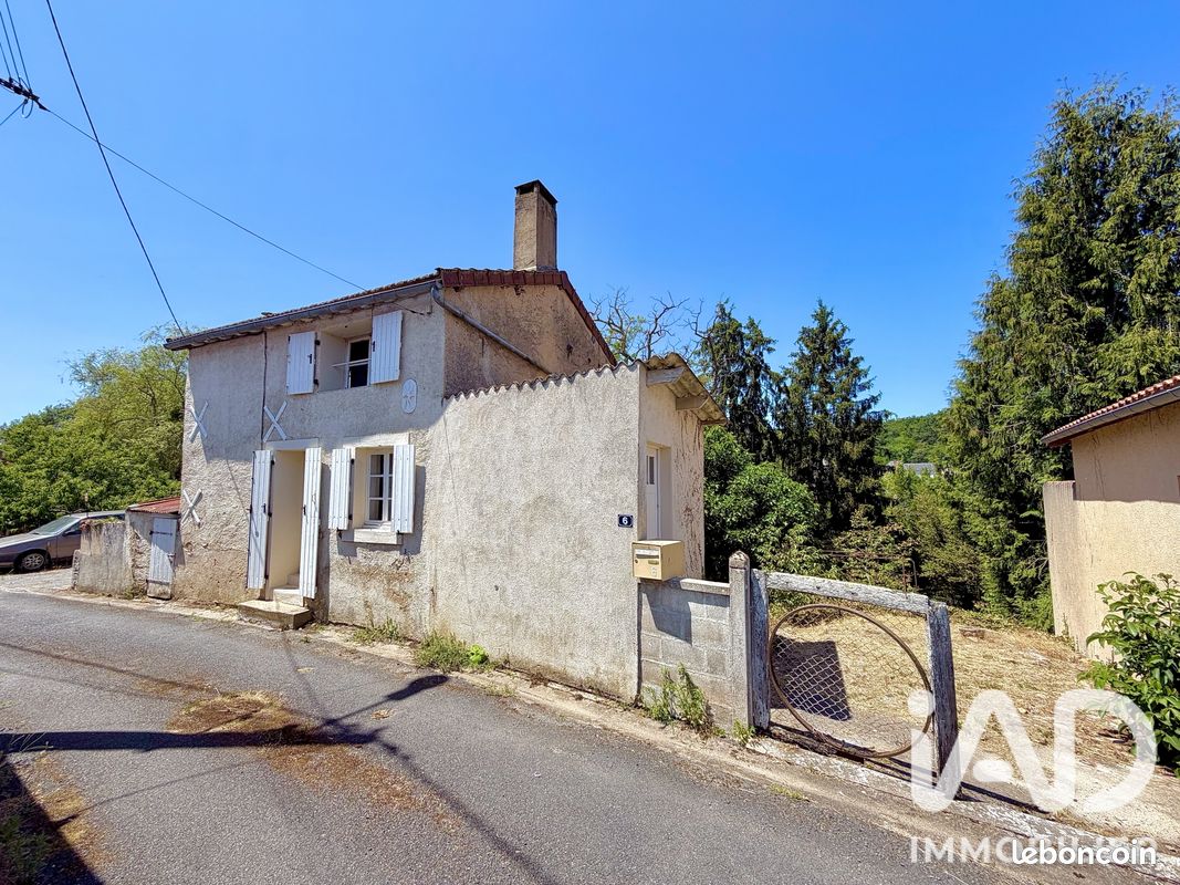 Maison 3 pièces 69 m² · à Saulgé · 69 m² · 49 000 €
