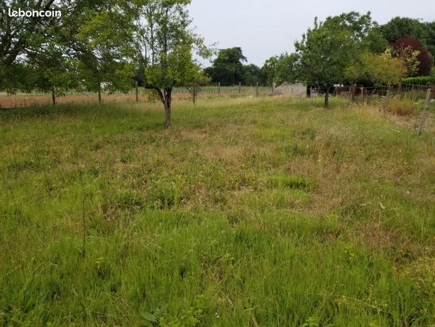 Terrain 900 m² Juillac Le Coq