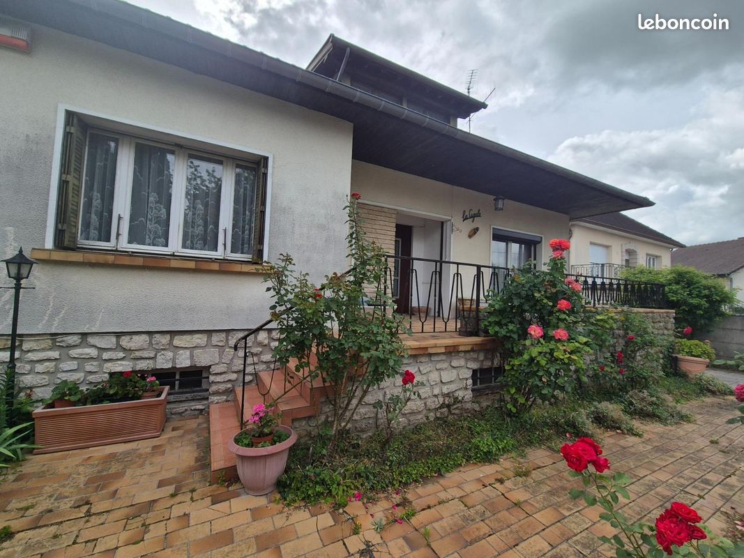 Maison 5 pièces 110 m² · à Ay-Champagne · 110 m² · 206 700 €